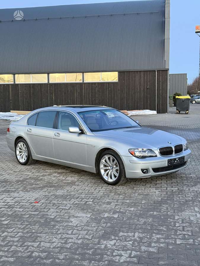 BMW 750, 4.8 l., Седан