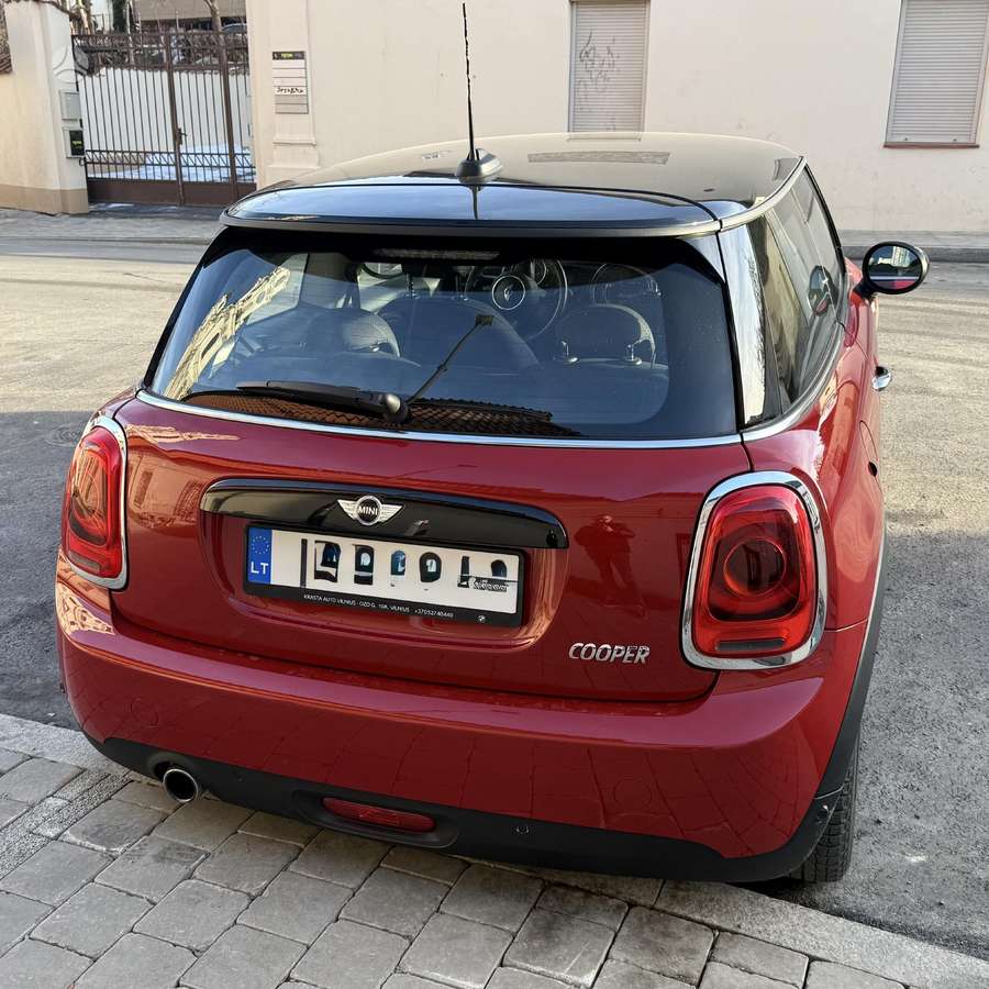 Mini Cooper, 1.5 l., hatchback