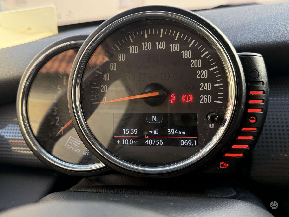 Mini Cooper, 1.5 l., hatchback