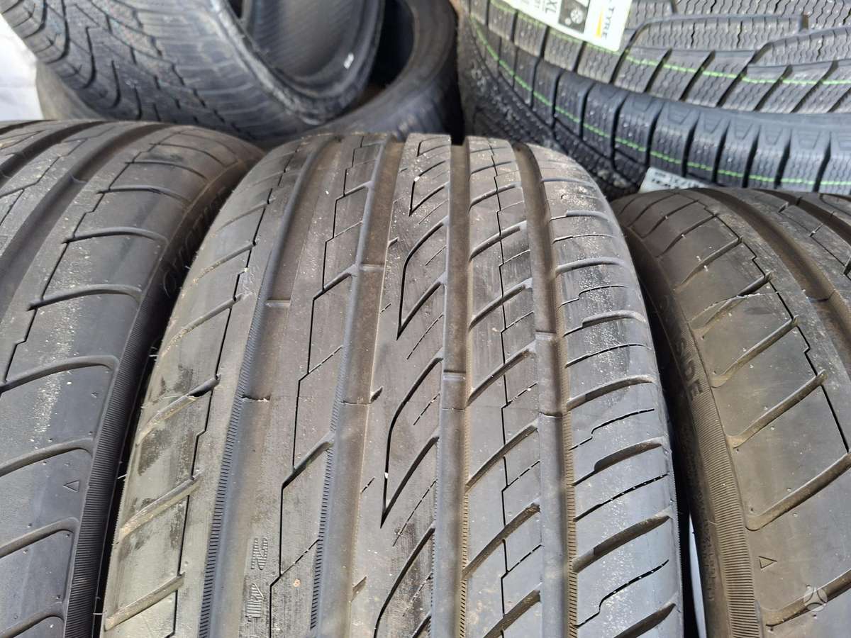 Ovation, summer 245/35 R20