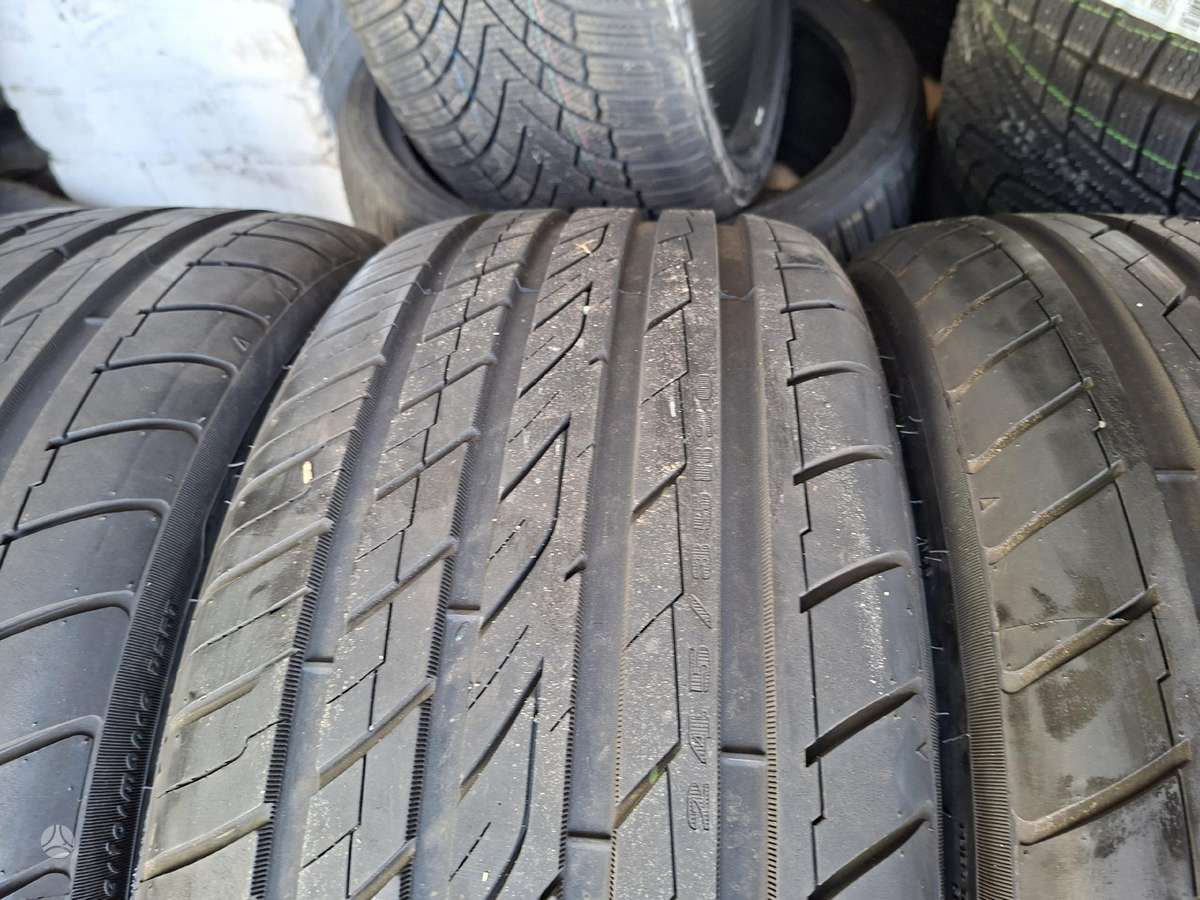 Ovation, summer 245/35 R20