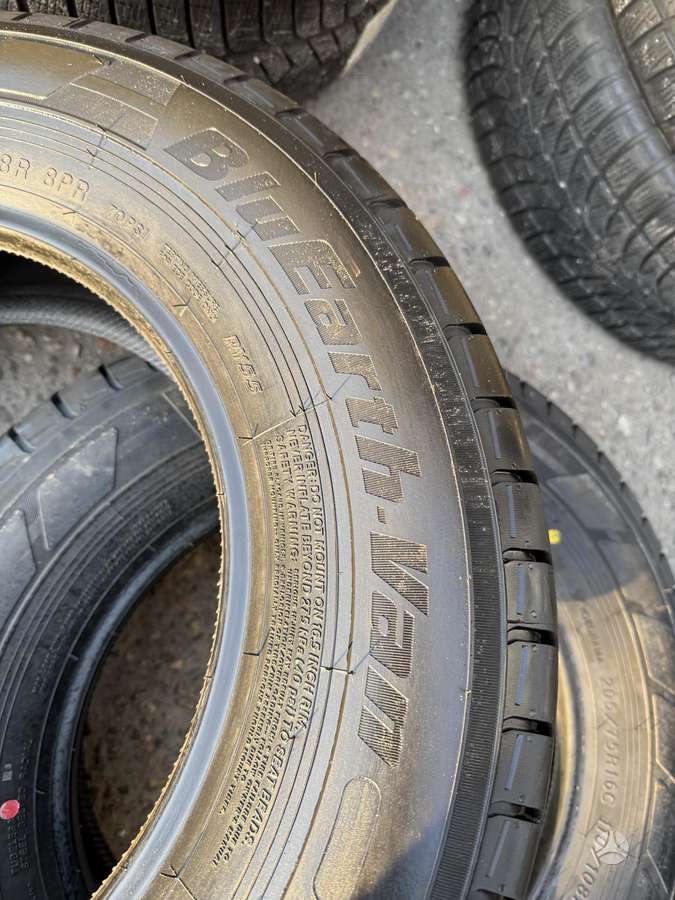 Yokohama BluEarth-van, summer 205/75 R16