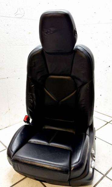 Porsche Macan seats