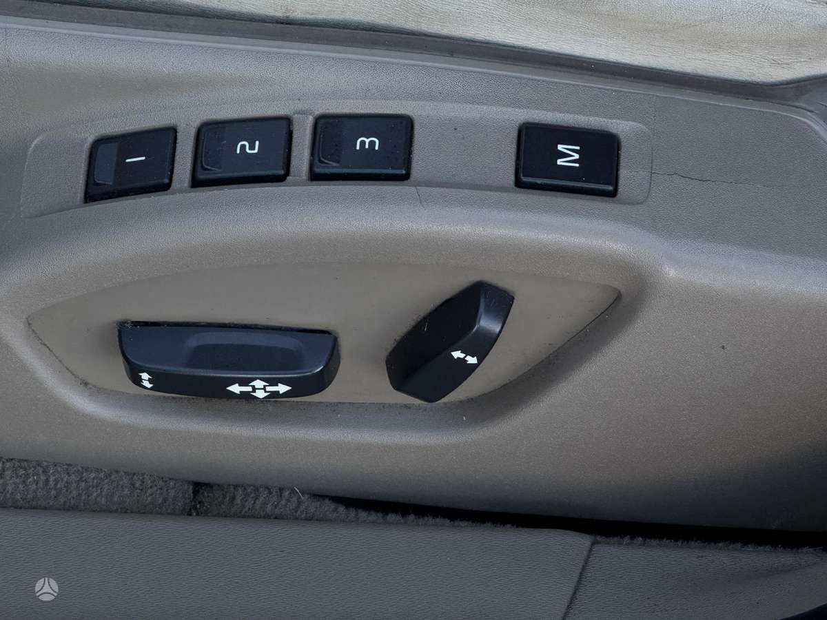 Volvo XC70, 2.4 l., wagon