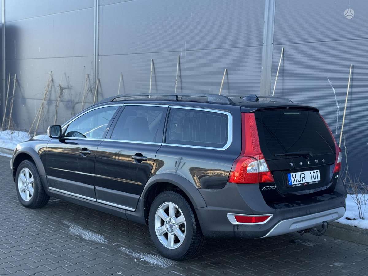 Volvo XC70, 2.4 l., wagon