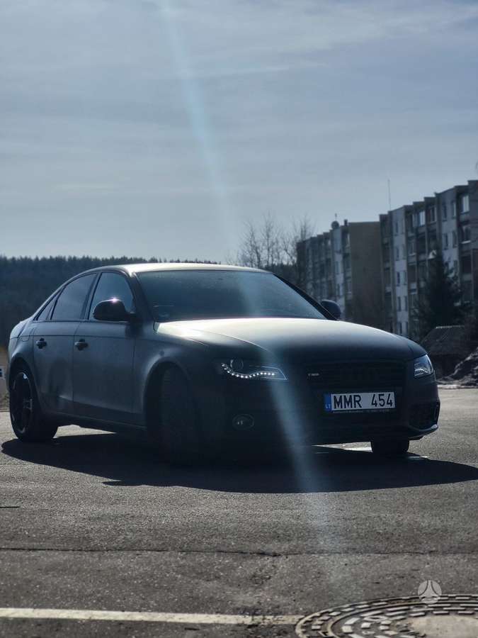Audi A4, 2.0 l., sedanas