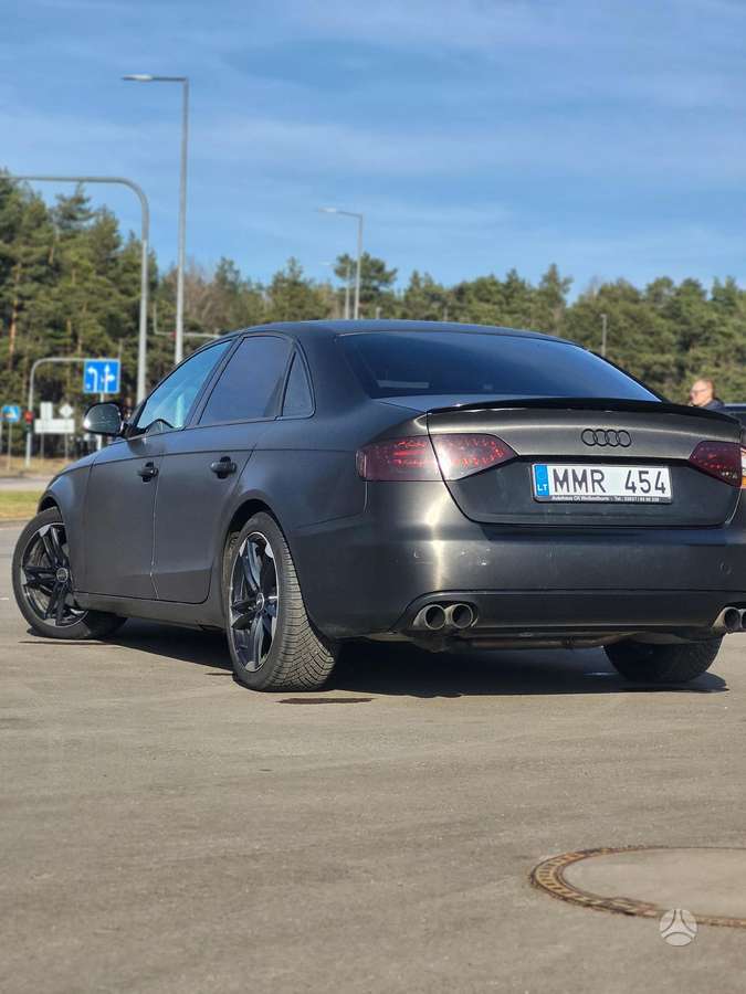 Audi A4, 2.0 l., Седан