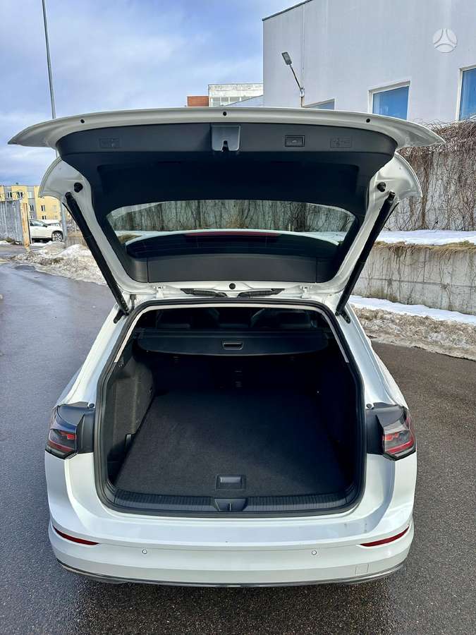 Volkswagen Golf - 11