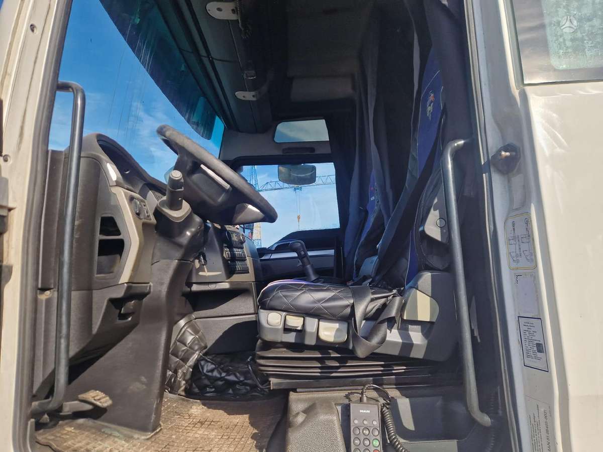 MAN TGX18.440, double sleeper