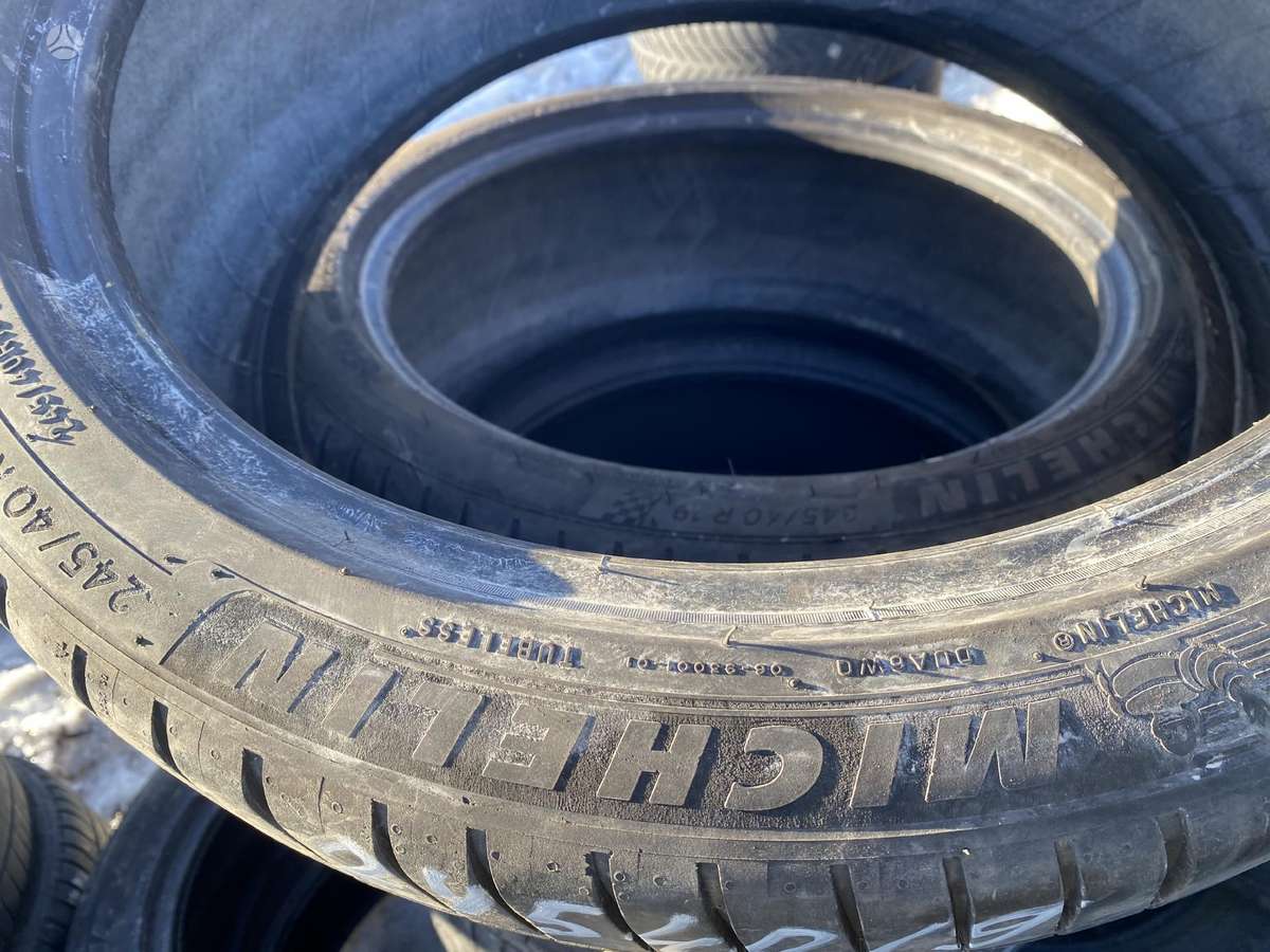 Michelin Pilot Sport 4, летние 245/40 R19