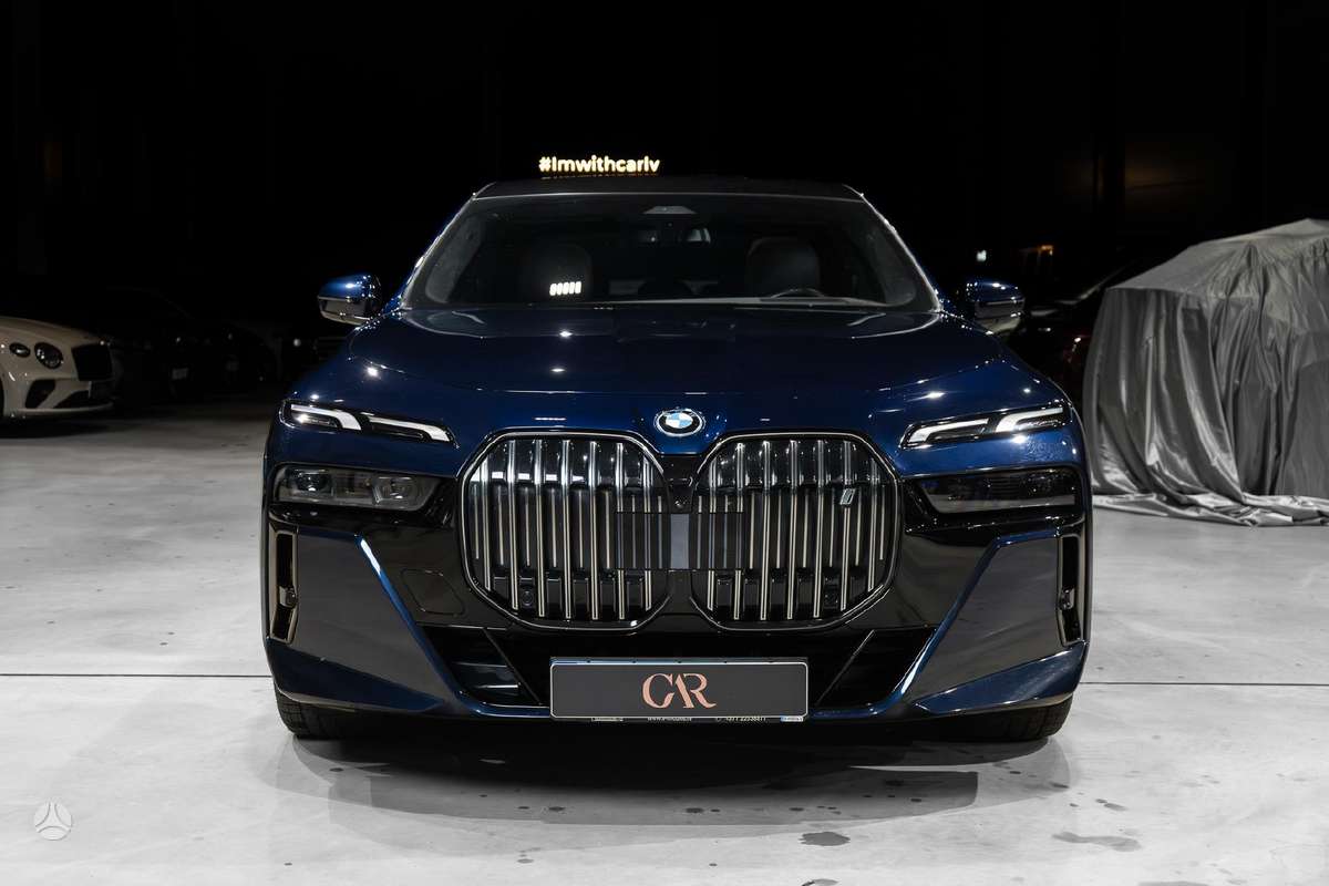 BMW i7, saloon / sedan