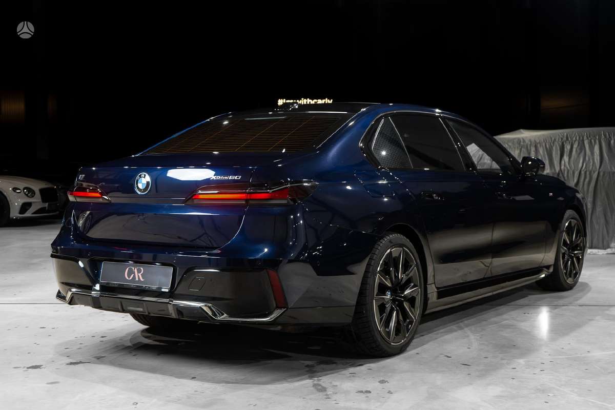 BMW i7, saloon / sedan