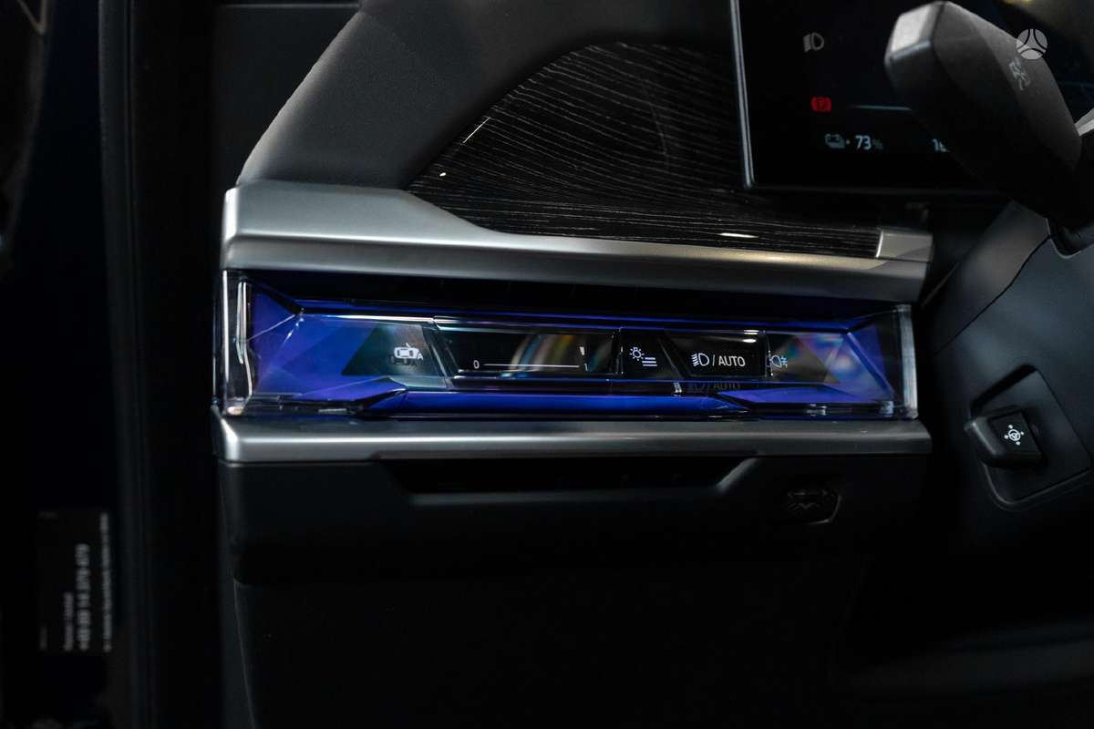 BMW i7, saloon / sedan