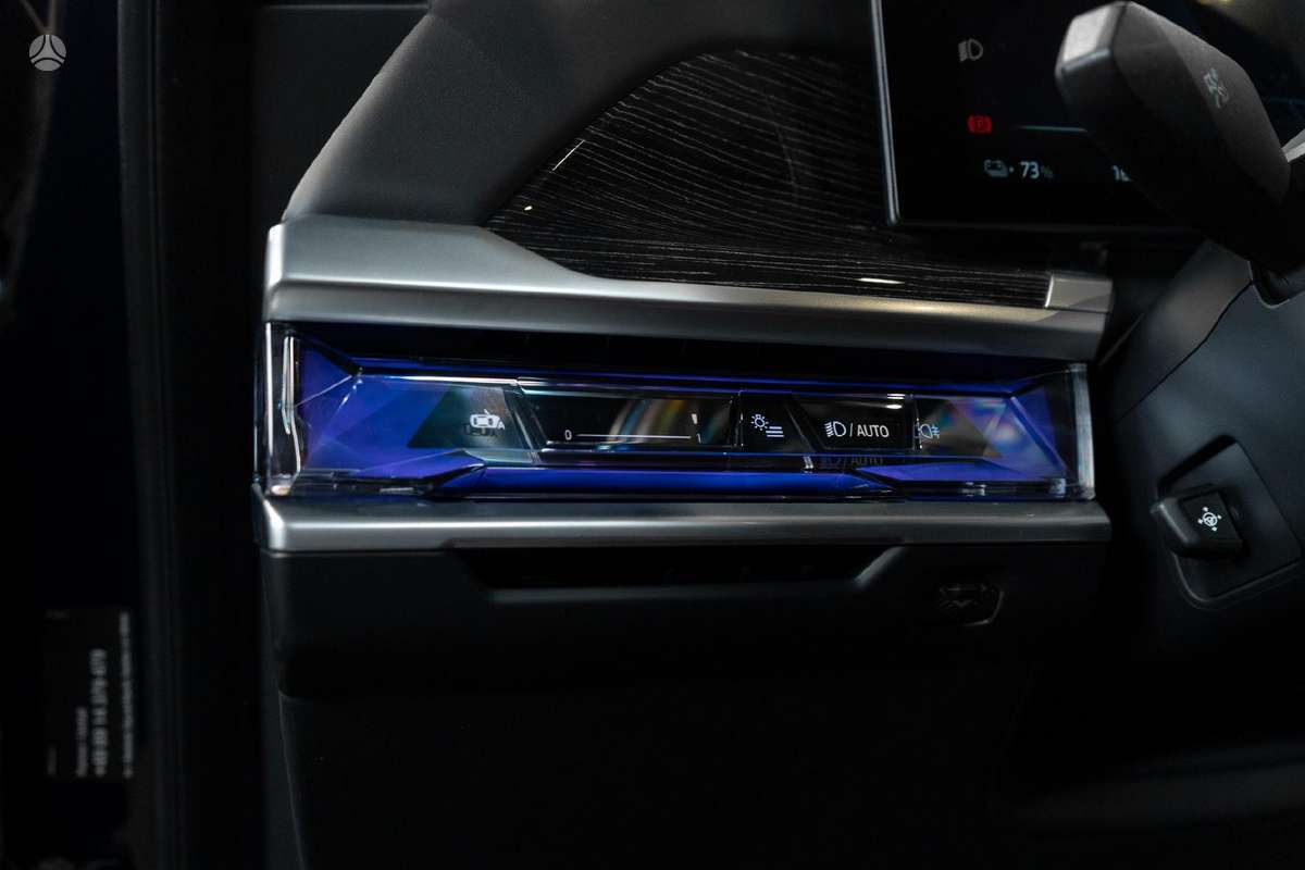 BMW i7, Седан