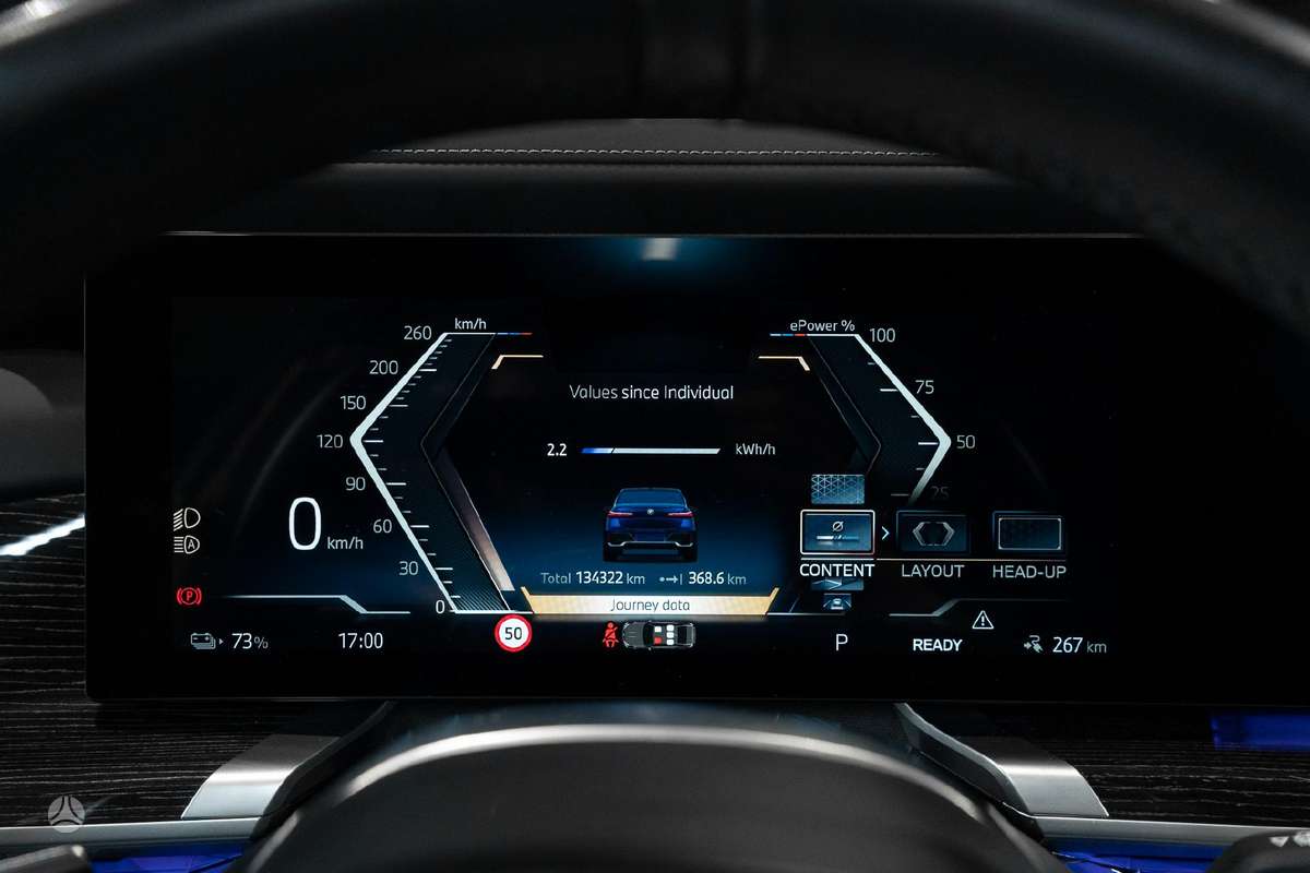 BMW i7, Седан