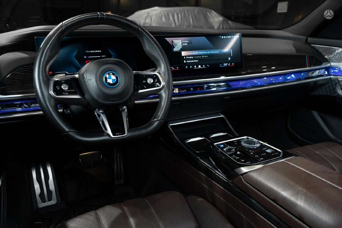 BMW i7, saloon / sedan