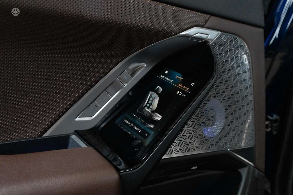 BMW i7, saloon / sedan