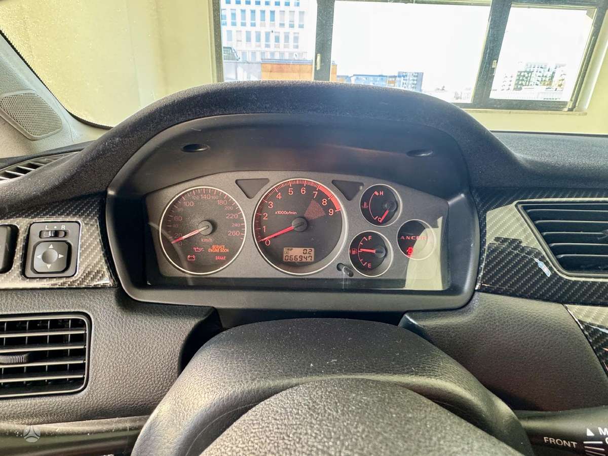 Mitsubishi Lancer Evolution, 2.0 l., sedanas