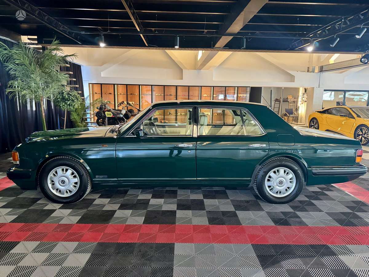 Bentley Brooklands, 6.8 l., Седан