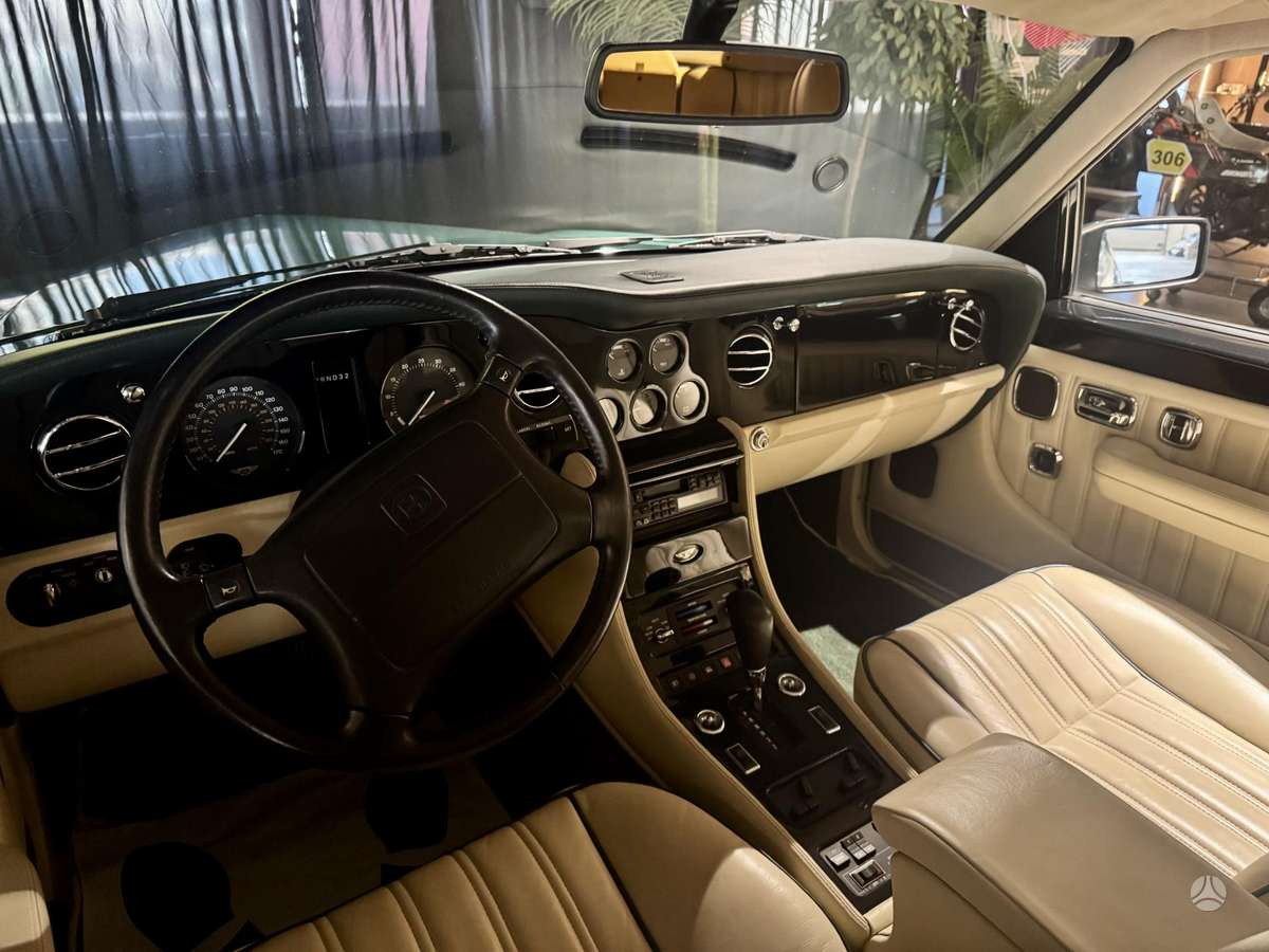 Bentley Brooklands, 6.8 l., Седан