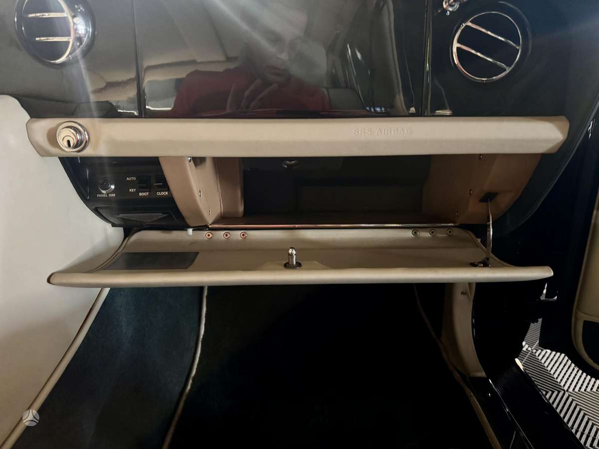 Bentley Brooklands, 6.8 l., Седан