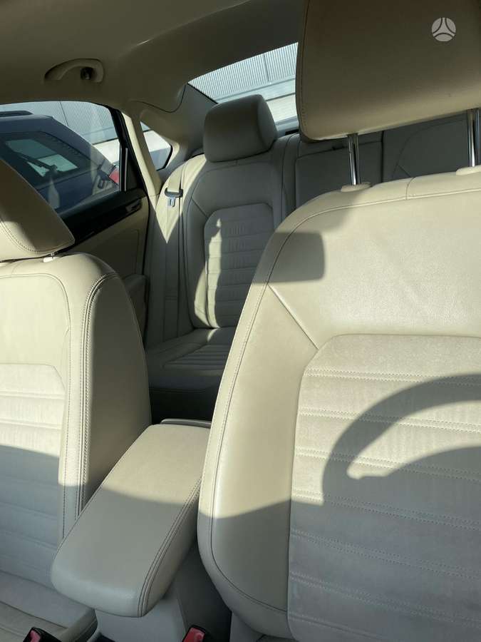 Volkswagen Passat - 5