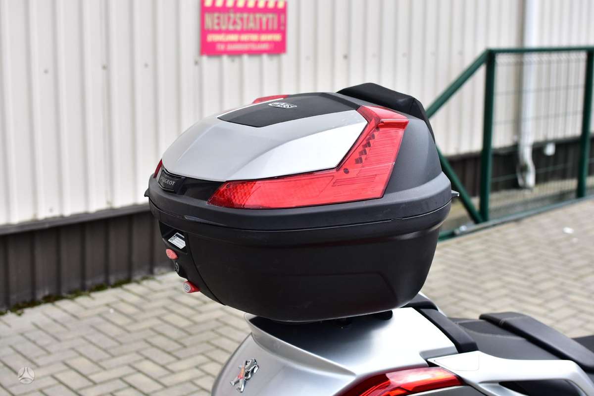Peugeot Metropolis 400cc, trikes