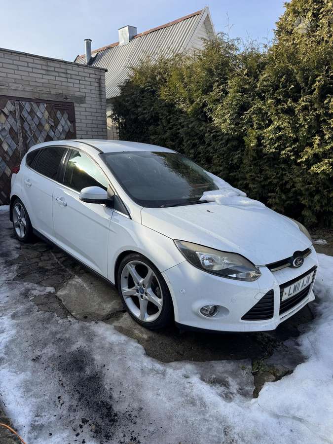 Ford Focus Dalimis daugiau info 37064703019
