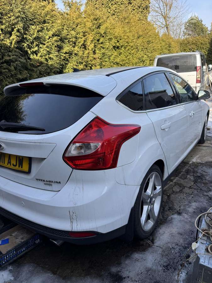Ford Focus Dalimis daugiau info 37064703019