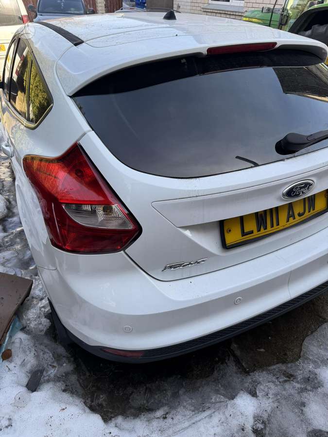 Ford Focus Dalimis daugiau info 37064703019