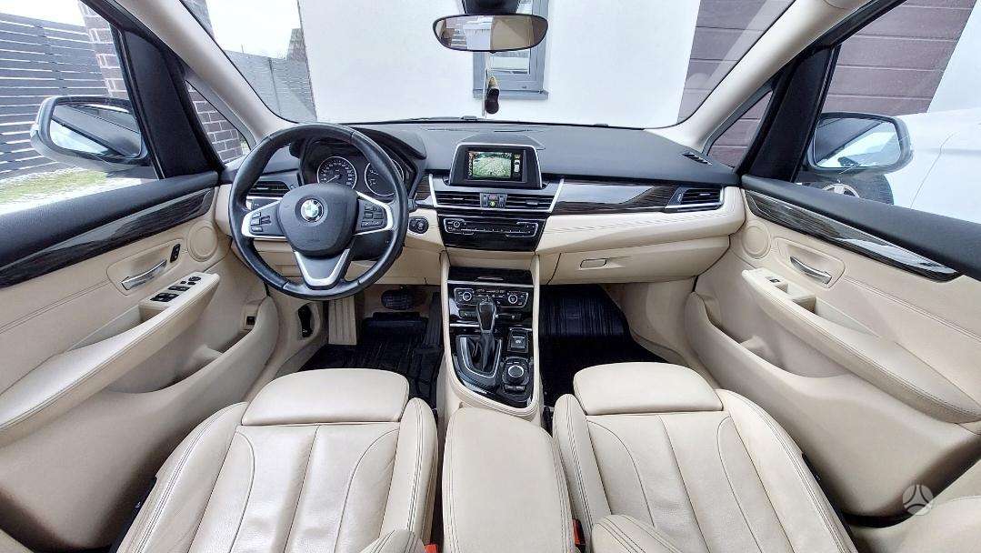 BMW 218 Active Tourer, 2.0 l., hatchback