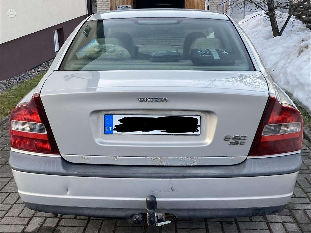 Volvo S80, Седан