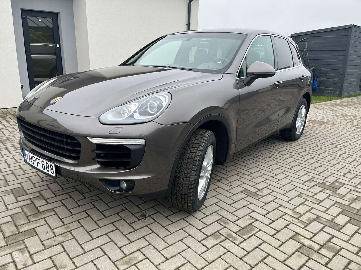 Porsche Cayenne - 1