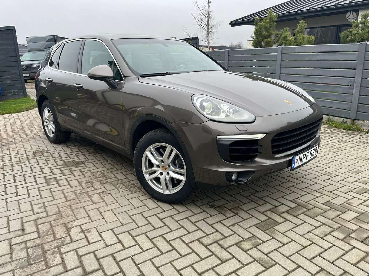 Porsche Cayenne - 2