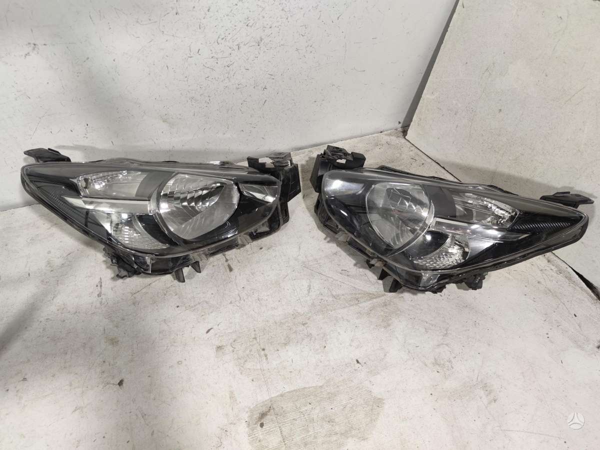 Mazda 2, DB5J51030 DB5J51040, lights