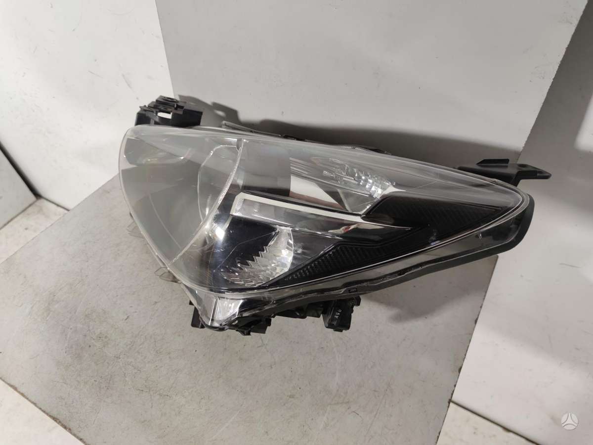 Mazda 2, DB5J51030 DB5J51040, lights
