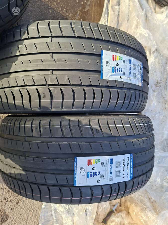 Triangle, summer 285/45 R19