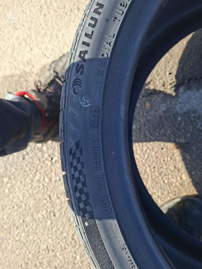 Sailun, vasaras 255/35 R19