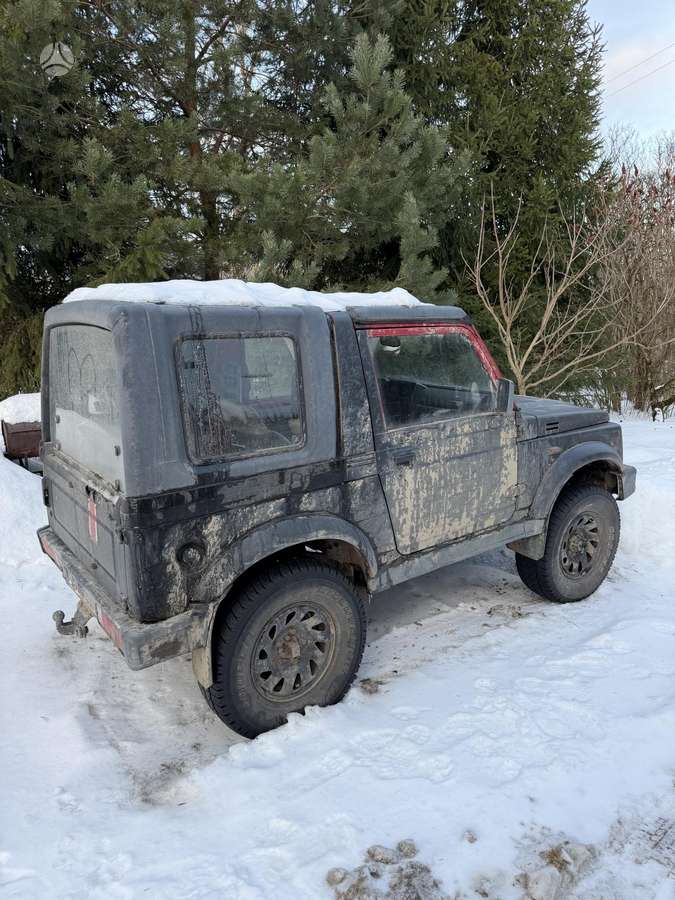 Suzuki Samurai - 3