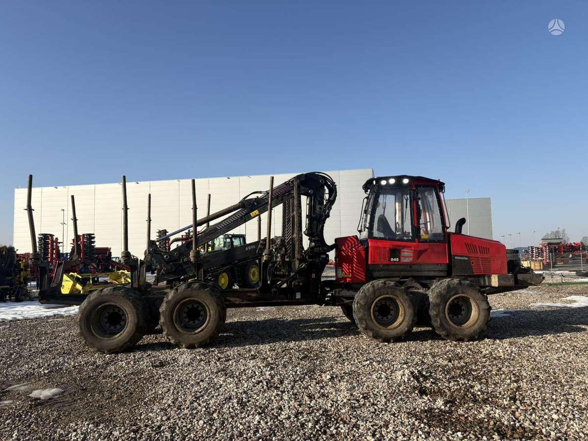 Komatsu 845, forwarders