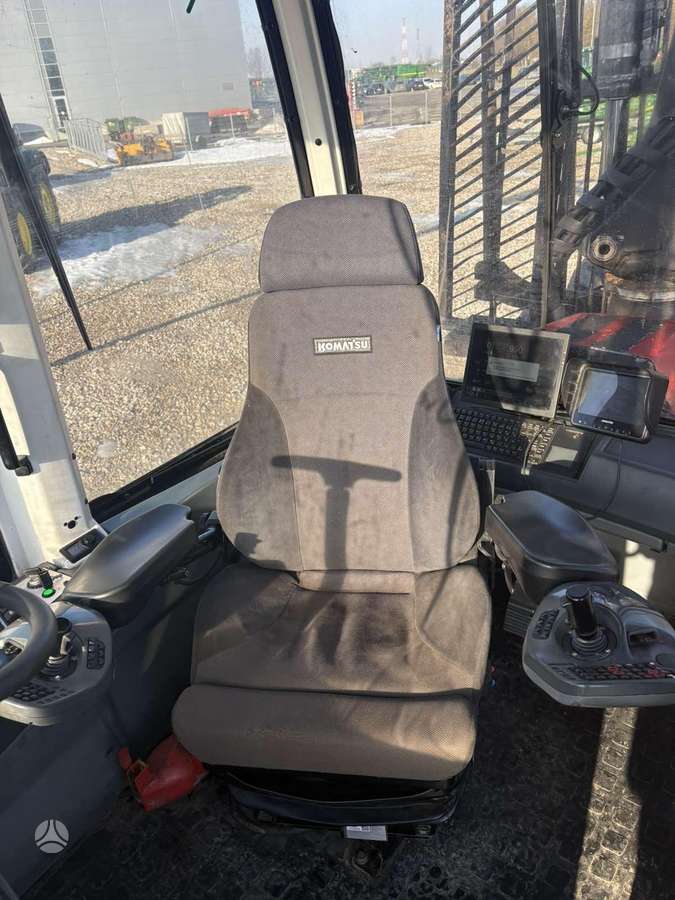 Komatsu 845, forwarders