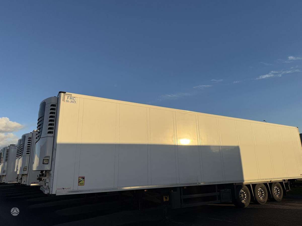 Schmitz SKO24, refrigerated