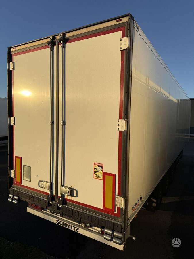 Schmitz SKO24, refrigerated