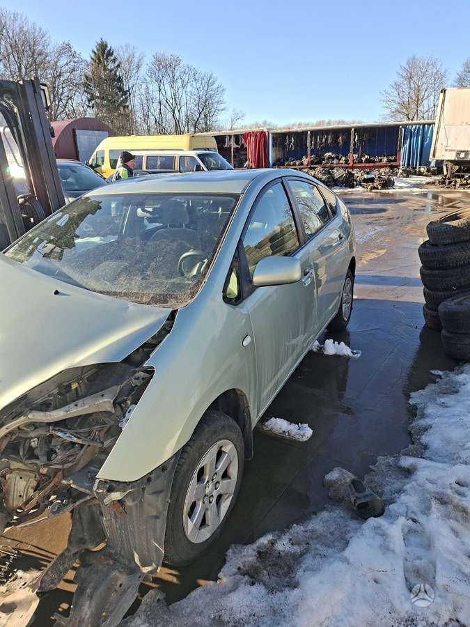 Toyota Prius по частям