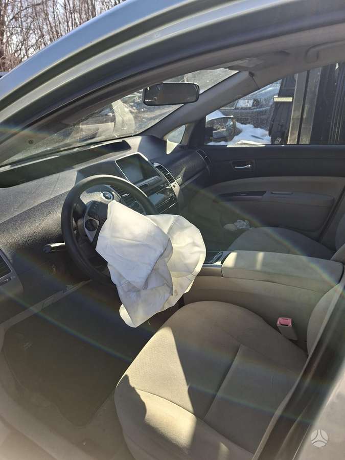 Toyota Prius по частям