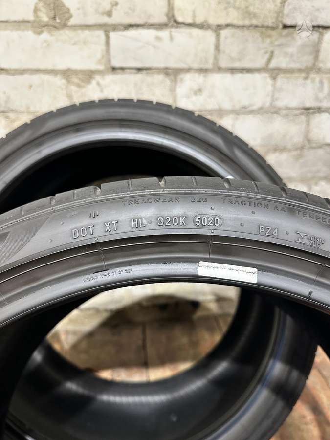 Pirelli P Zero PZ4, летние 305/30 R21