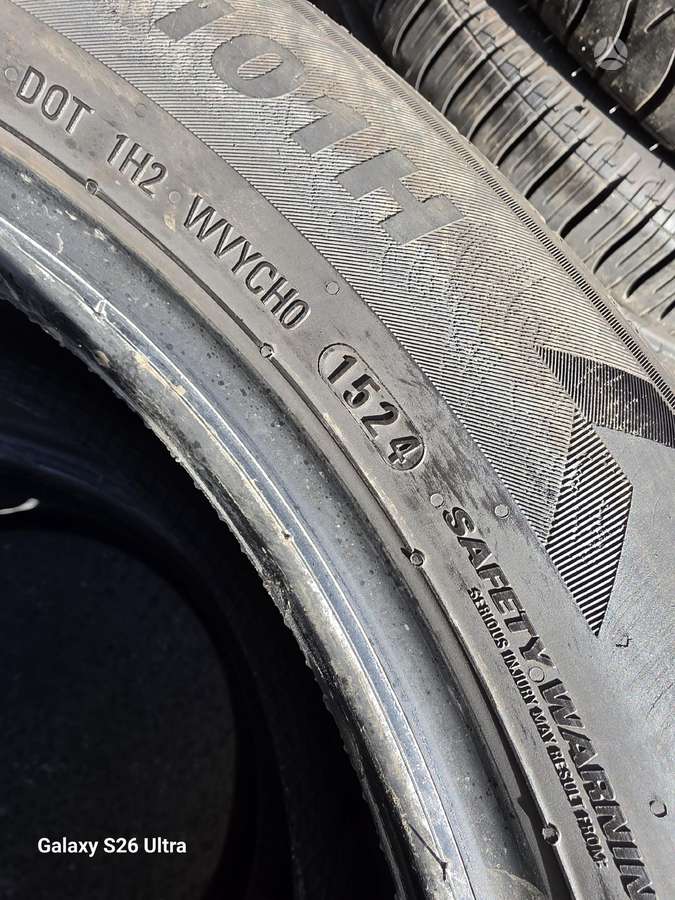 Kumho ECSTA HS52, летние 235/50 R18