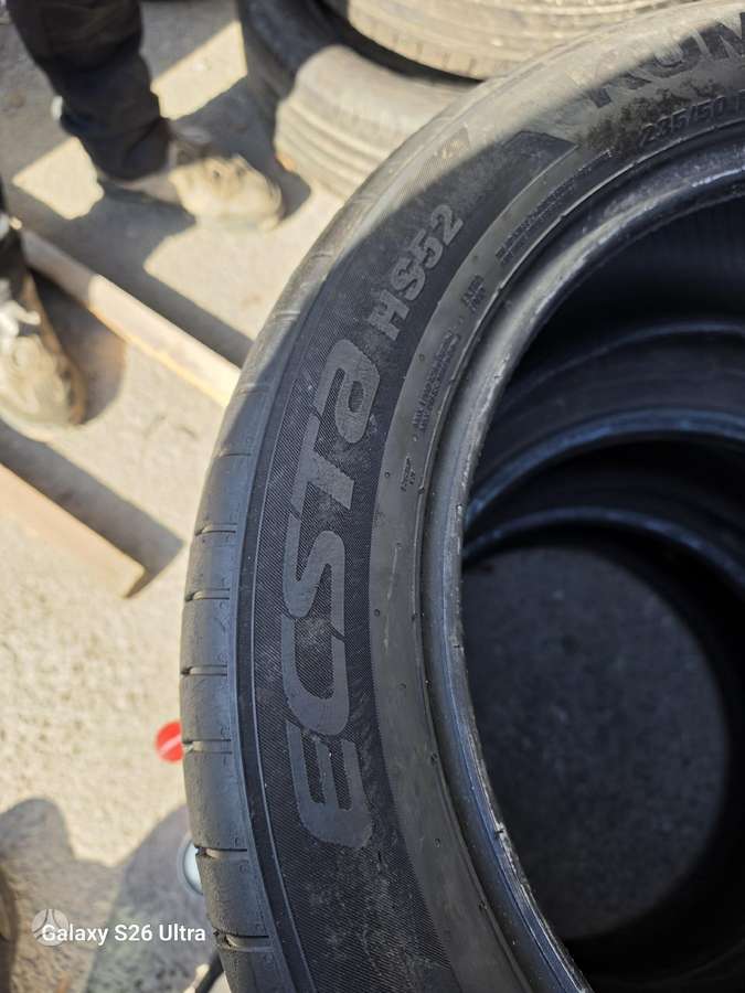 Kumho ECSTA HS52, summer 235/50 R18