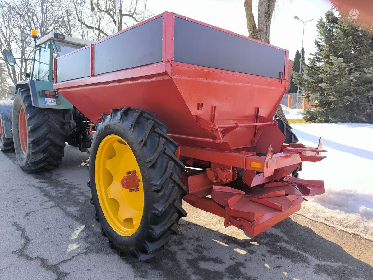 Bredal B50, spreaders