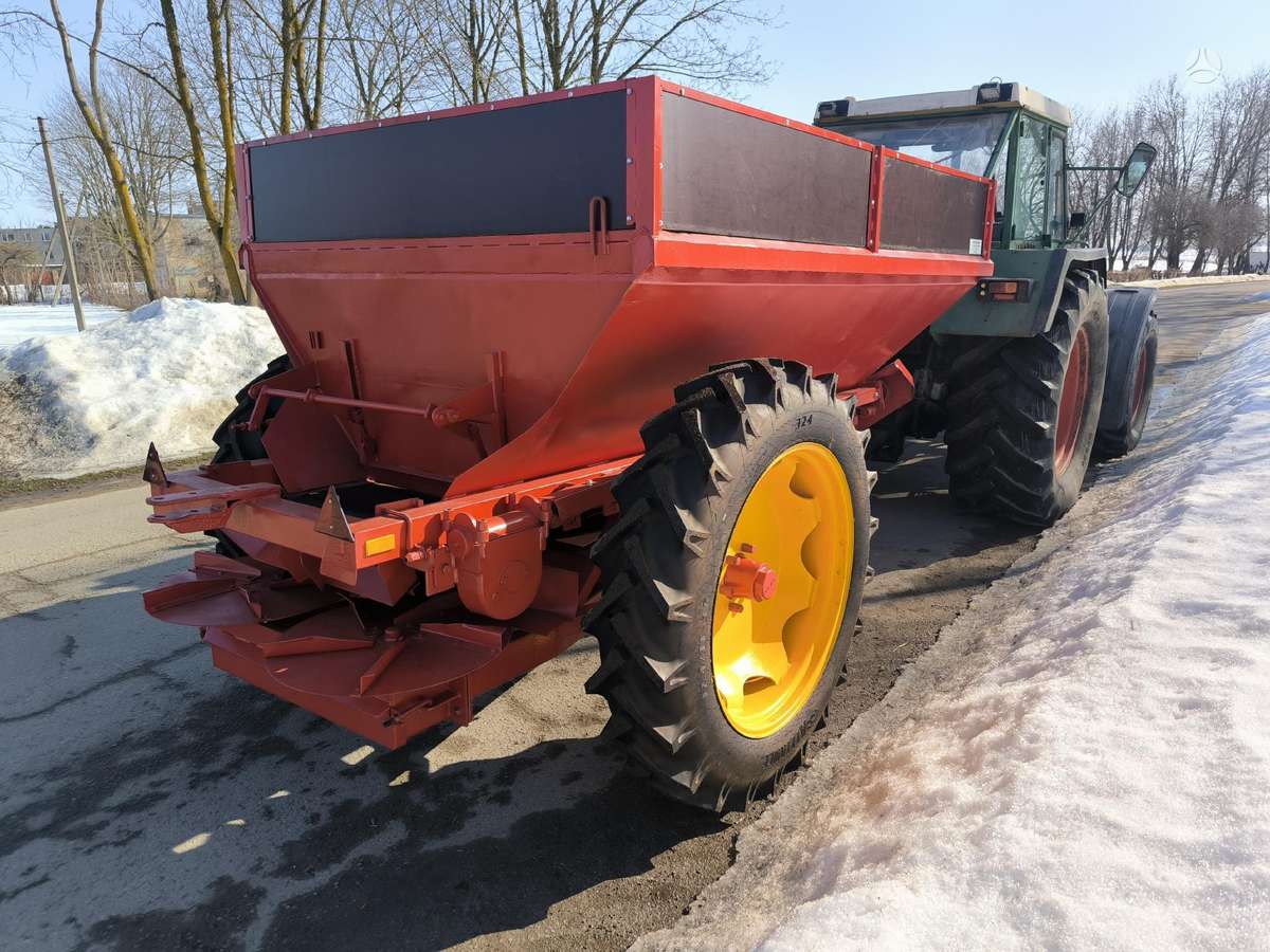 Bredal B50, spreaders